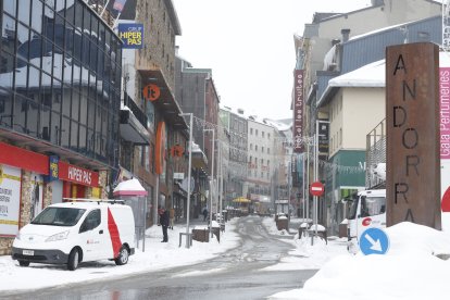 El Pas de la Casa nevat.