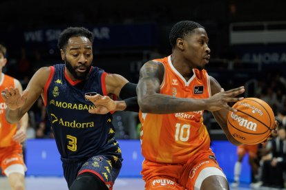 Un moment durant el partit entre el València i el MoraBanc.