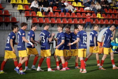 Els jugadors de l’FC Andorra celebren el 2-0 obra de Josep Cerdà.