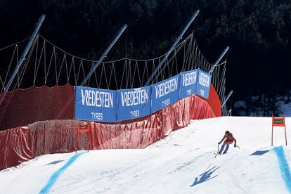La suïssa Corinne Suter va imposar-se al descens de la Copa del Món.