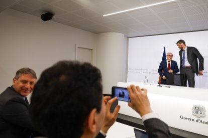 El ministre Lladós i Jeff Danforth, cap de la missió de l’FMI a Andorra.