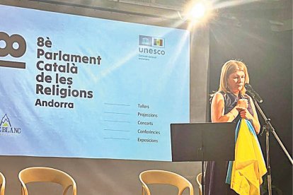 Olesia Smirnova en una conferència