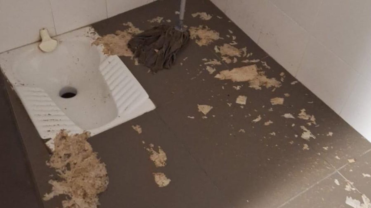 Excrements al despatx de policia de la duana