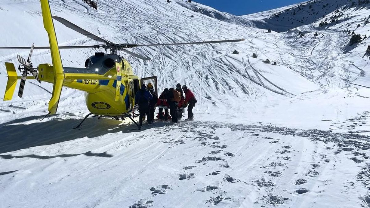 Evacuada a l'hospital una nena en patir una caiguda mentre esquiava a Canillo