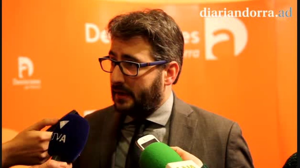 El ministre d'Educació, Èric Jover, nega haver incomplert la llei de Govern