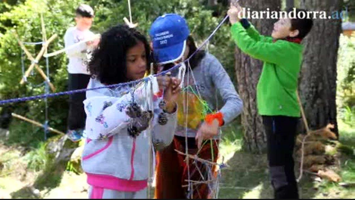 Els infants van participar ahir del Land Art