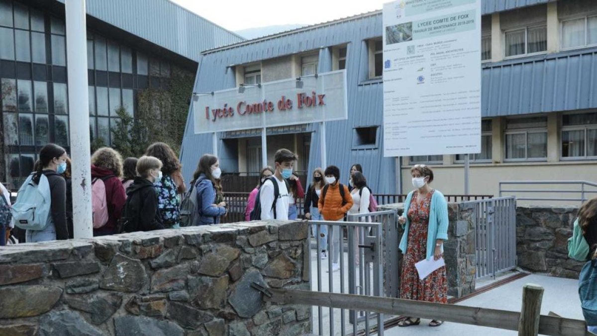 Retorn de 1.300 alumnes al Lycée