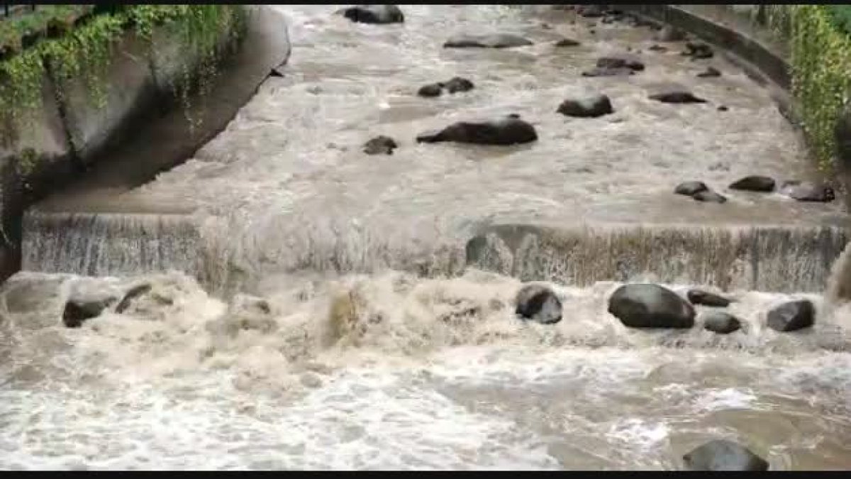 Acumulació d'aigua als rius per la tempesta