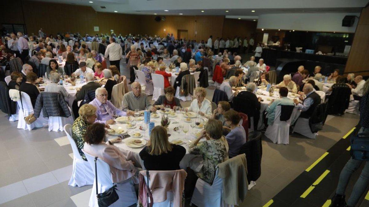 Els padrins han gaudit del dinar de la Festa Magna a la sala de festes del Complex d'Encamp