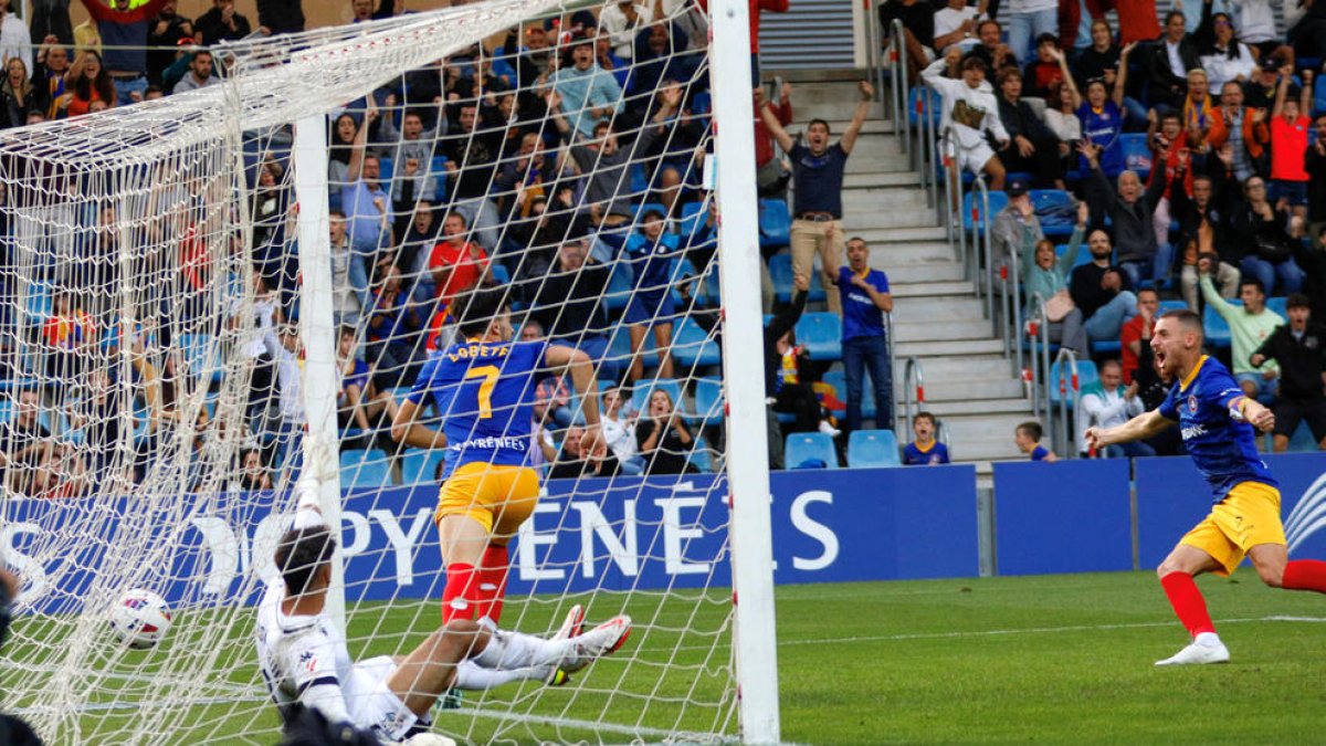 La celebració del primer gol de l'Andorra.
