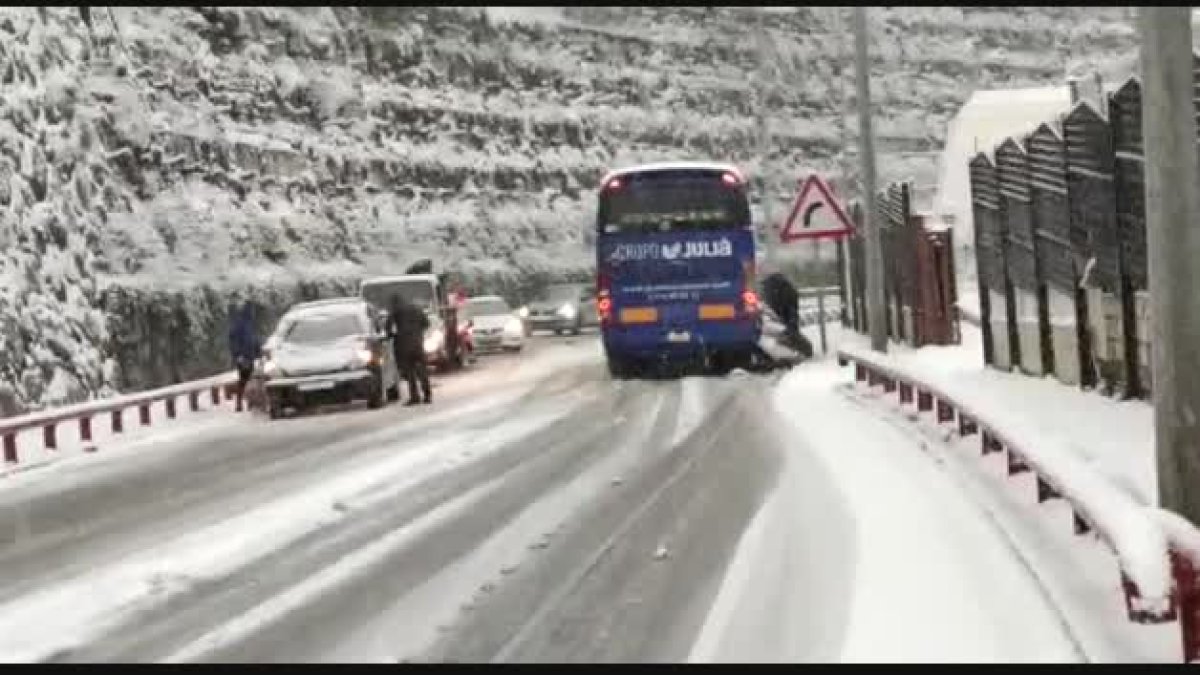 Accident d'un bus a Encamp per la neu