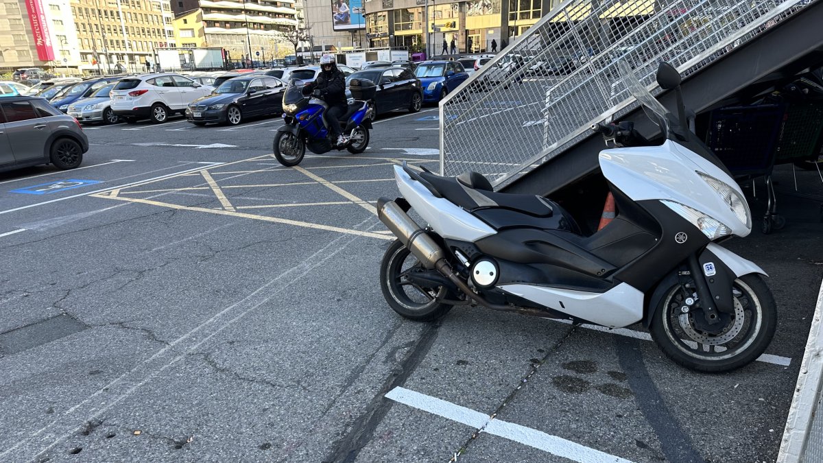 Dues de les places de moto afegides