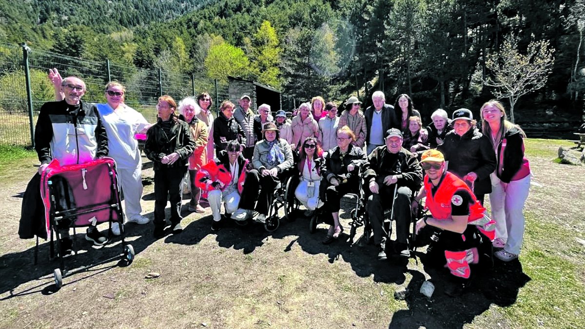 Activitat per a la gent gran amb Creu Roja