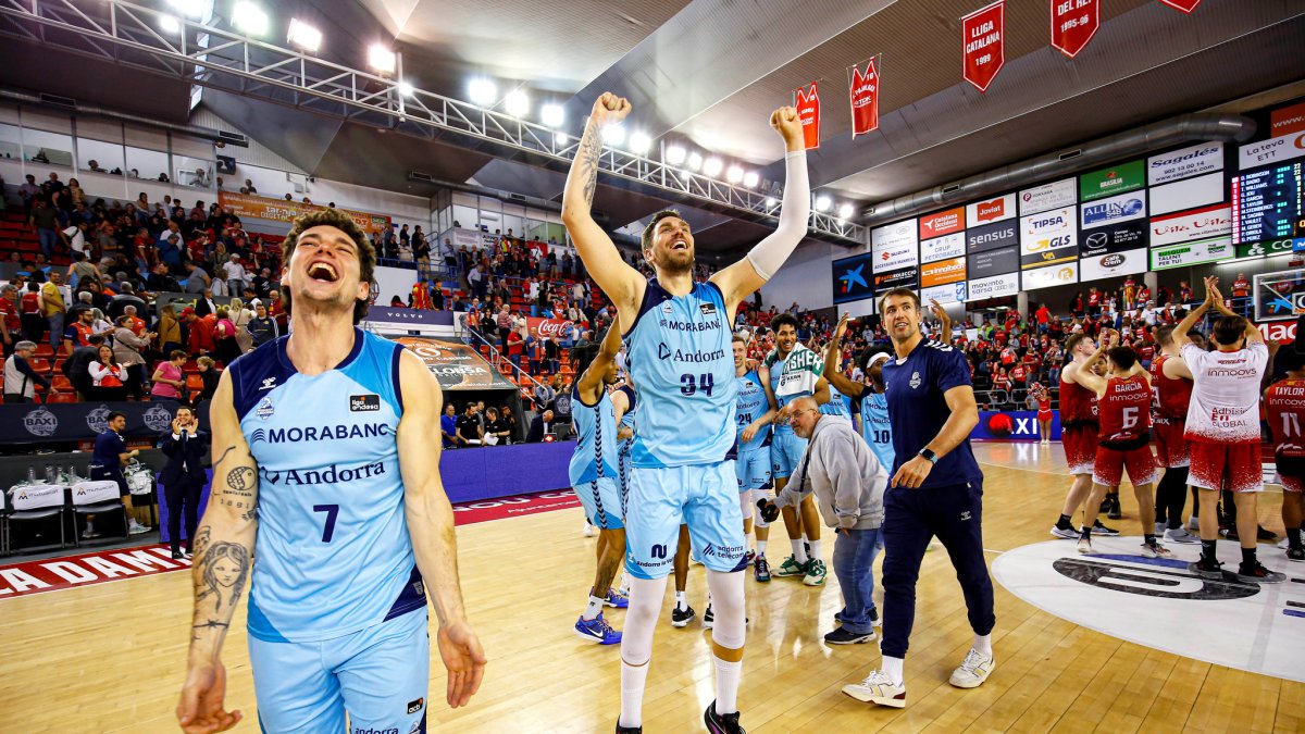 Rubio i Maric celebrant el triomf a Manresa.