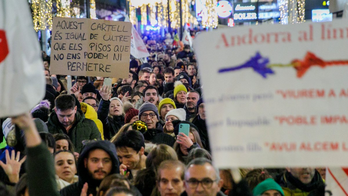 Un moment de la manifestació per un habitatge digne.