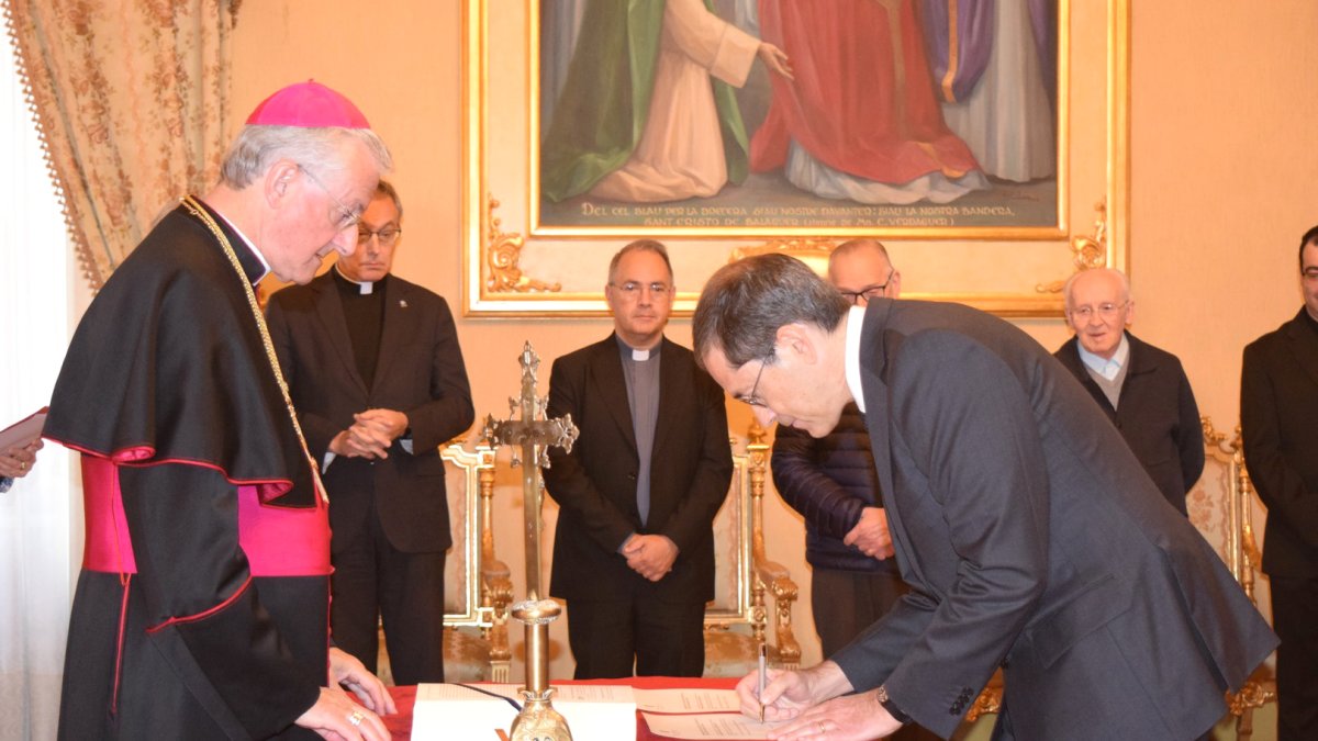 Vives en un acte al Palau Episcopal.