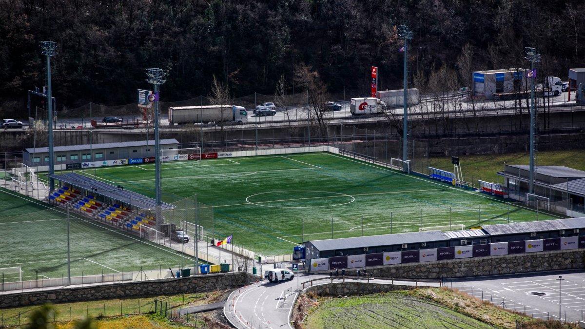 Camps d'entrenament de la federació de futbol


Foto: Fernando Galindo