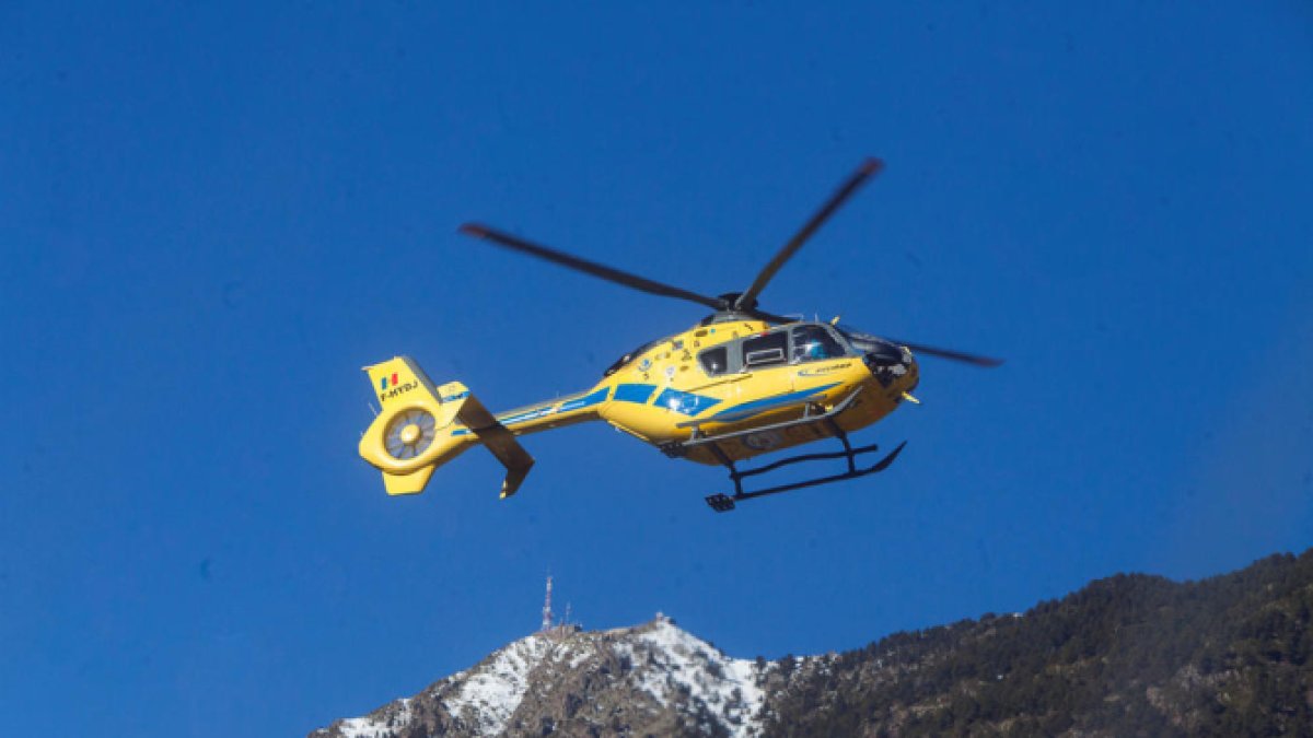 L'helicòpter del GRM en una intervenció anterior.