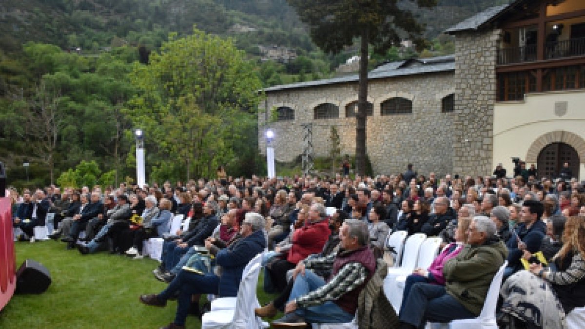 El concert de Pasión Vega, als jardins de Ràdio Andorra.