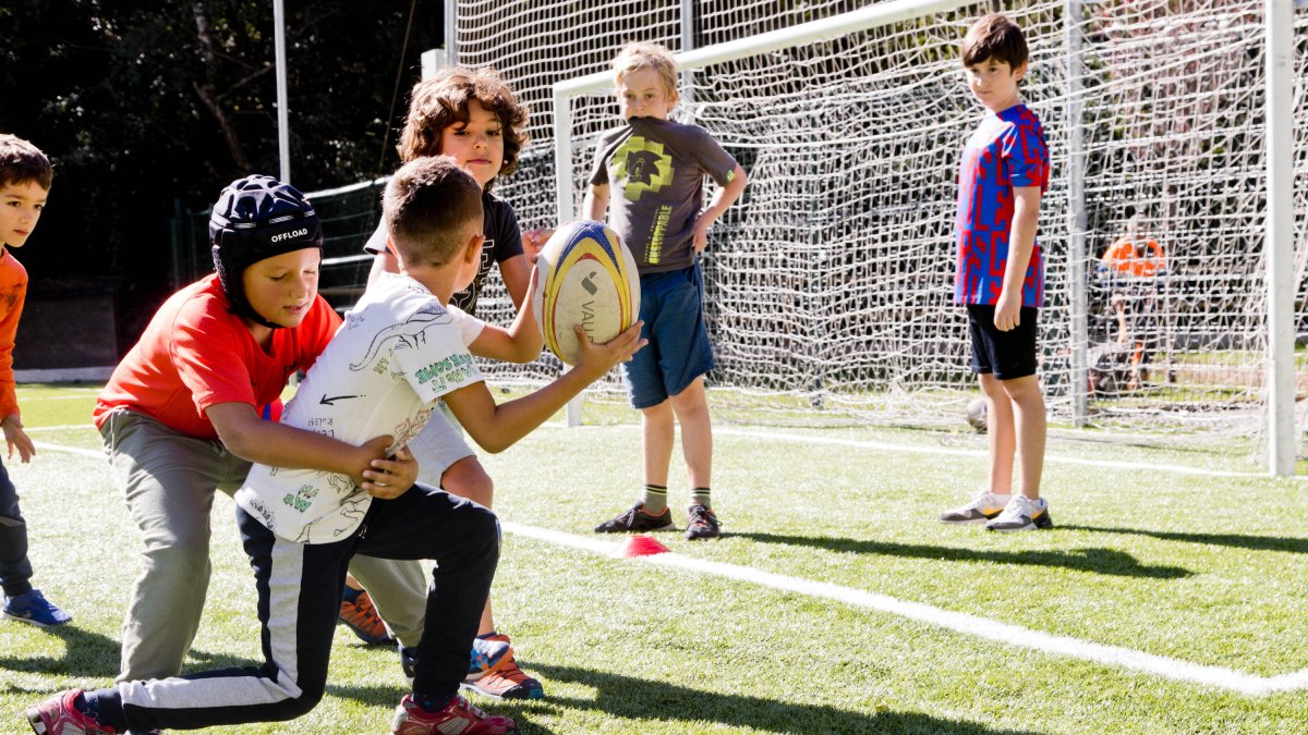 Nens jugant durant les estades d'estiu la darrera temporada