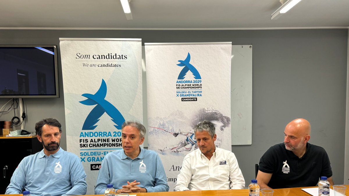 Santi López, David Hidalgo, Carles Visa i Marc Mitjana, ahir a la seu de la FAE.