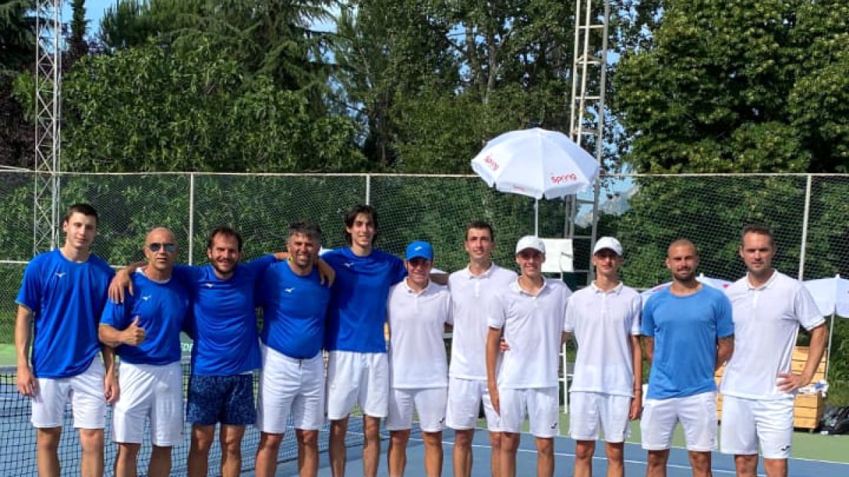 Els equips de San Marino i Andorra.