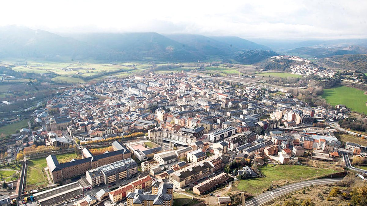 Una vista panoràmica de la ciutat de la Seu d’Urgell.