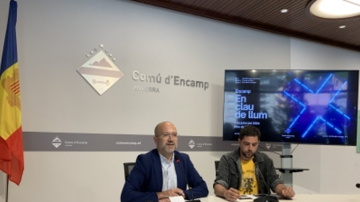 El conseller de Cultura, Infància i Joventut d'Encamp, Joan Sans, i el tècnic de Cultura del comú d’Encamp, Álvaro Rodríguez, en la presentació d'aquest dimecres.
