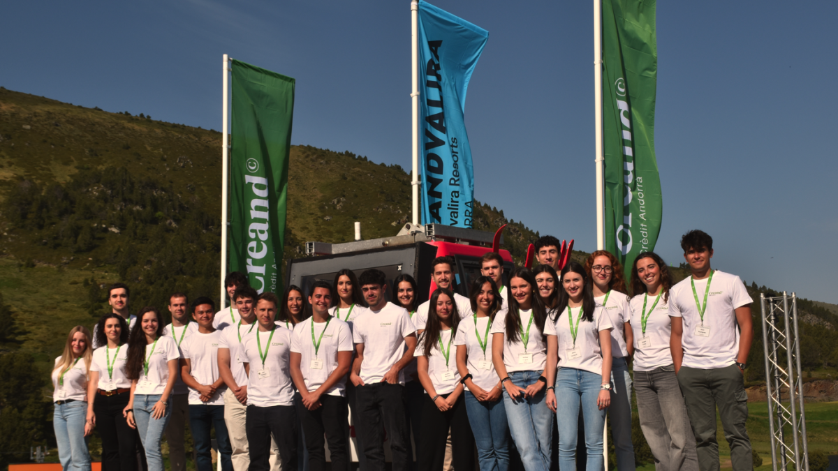 Els joves que participen en les estades formatives de Creand Crèdit Andorrà.