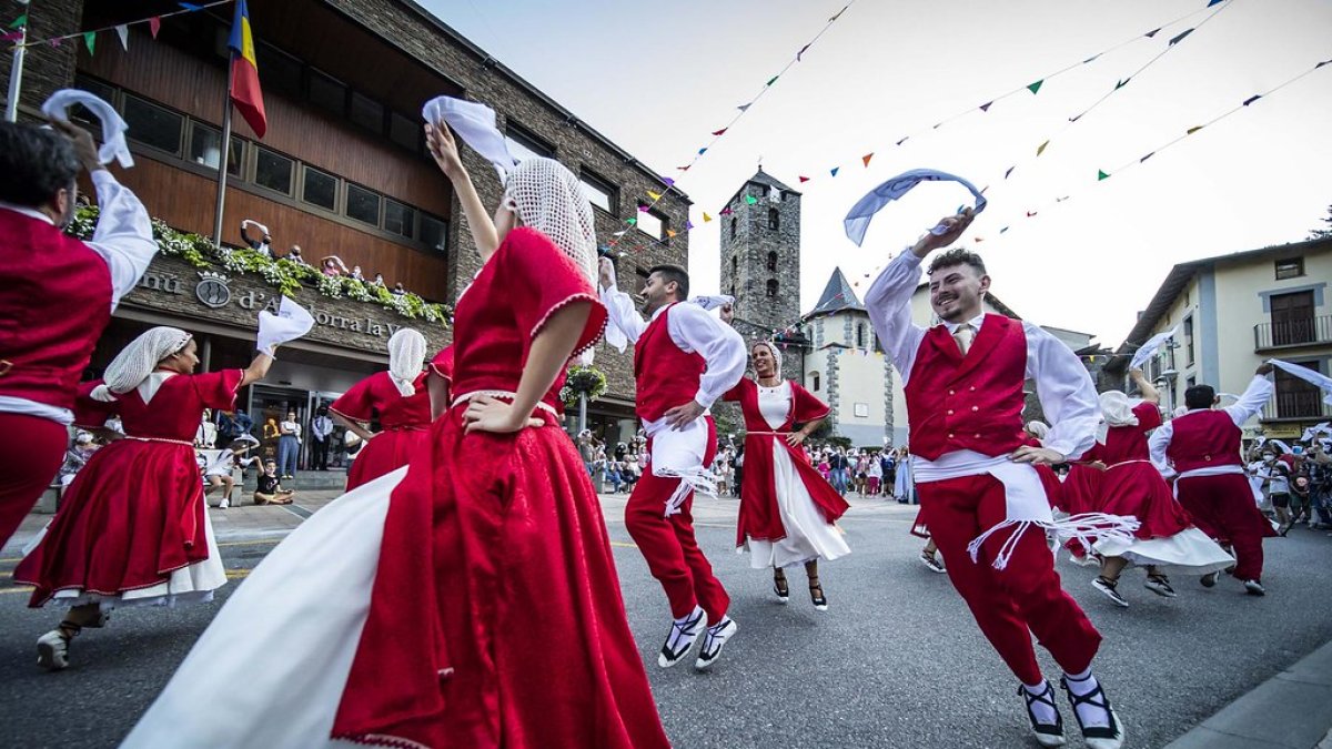 Un ball tradicional a la festa major d’Andorra la Vella.