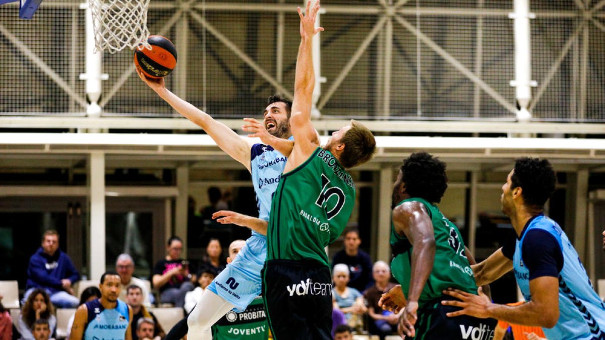 El Trofeu E-E de l’any passat, contra el Joventut.