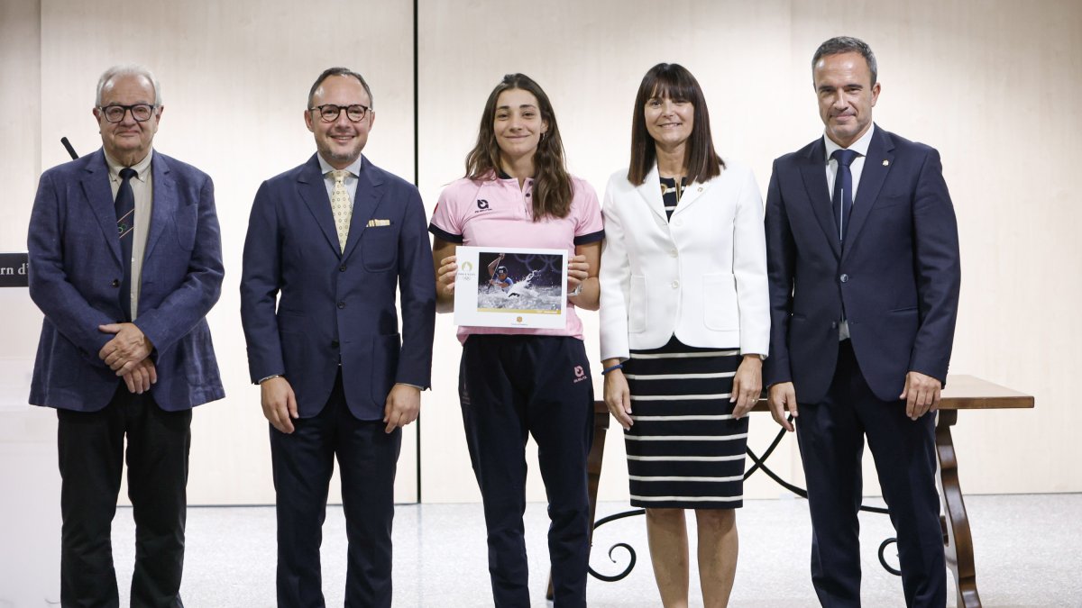 Mònica Doria (a la foto) i Nahuel Carabaña van rebre el reconeixement del Govern.