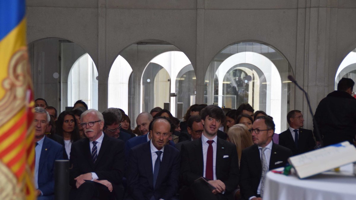 El cap de Govern, Xavier Espot, i el síndic general, Carles Ensenyat, abans de l'inici de la missa del dia de Meritxell