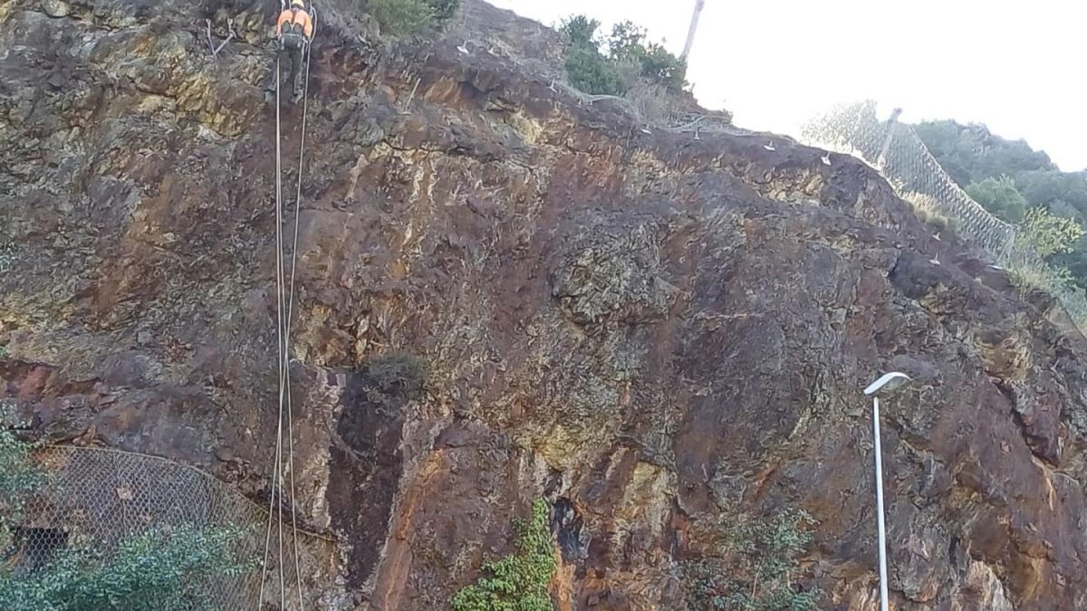 Estabilització d'un talús a la rotonda d'Aixovall