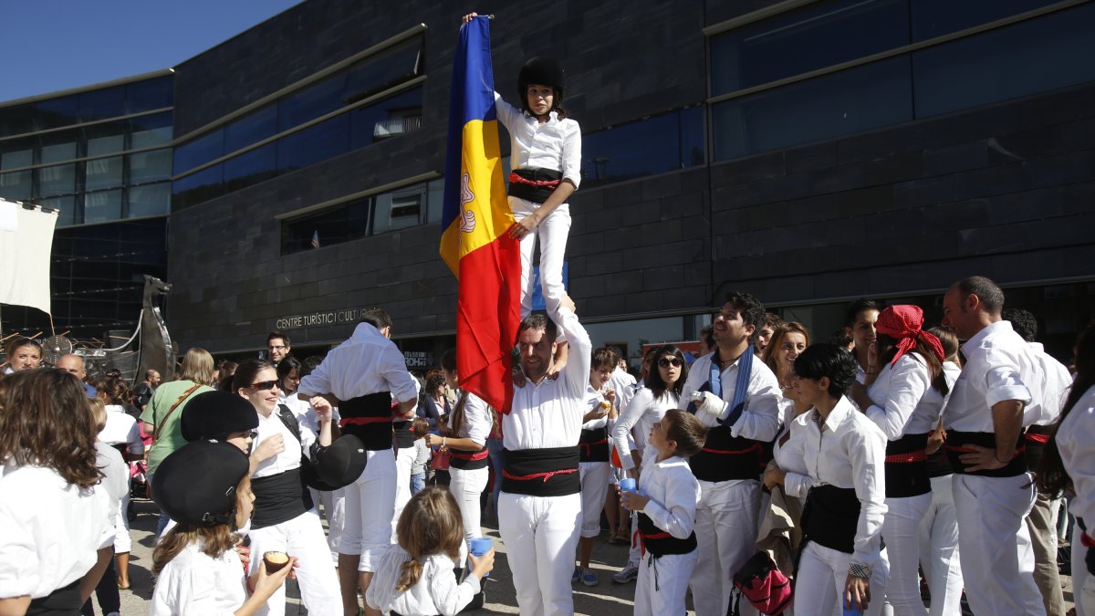 La primera actuació dels Castellers d’Andorra