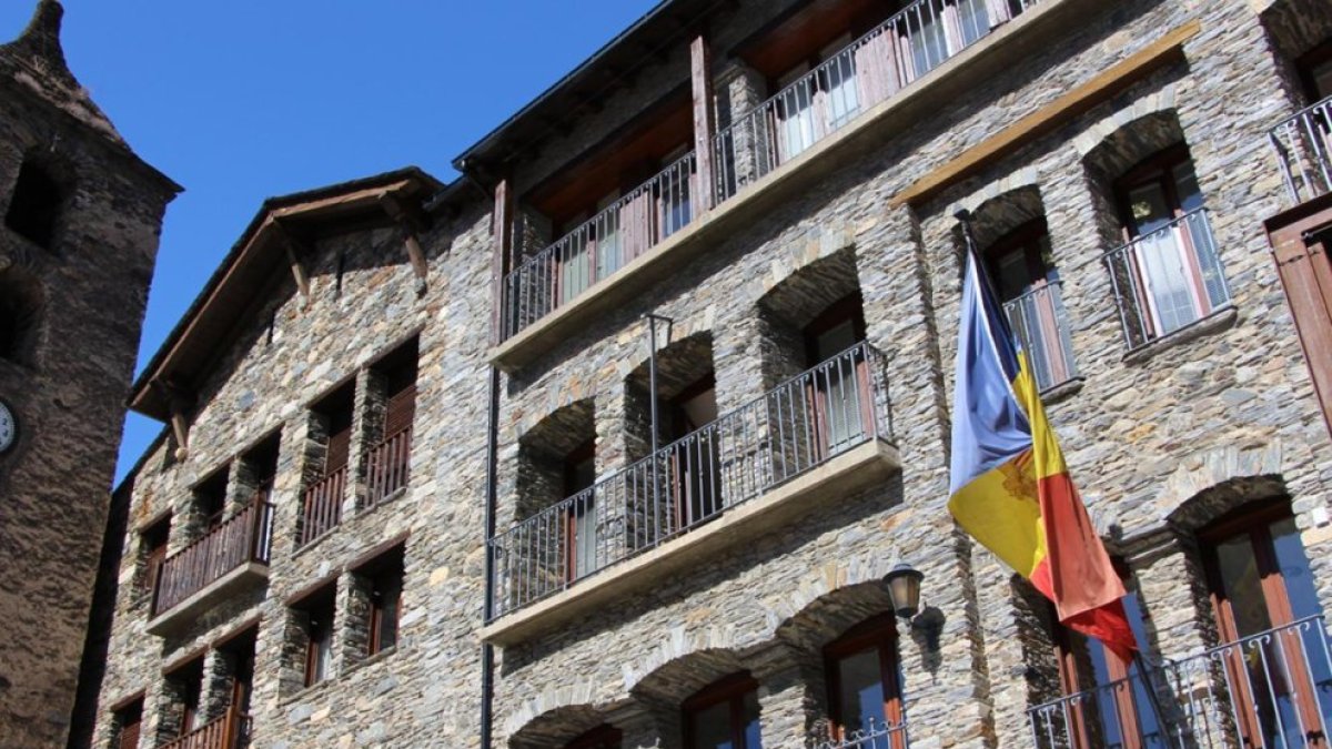 La façana del comú d’Ordino.