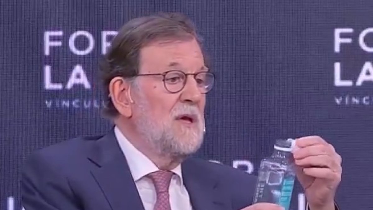 Mariano Rajoy taps