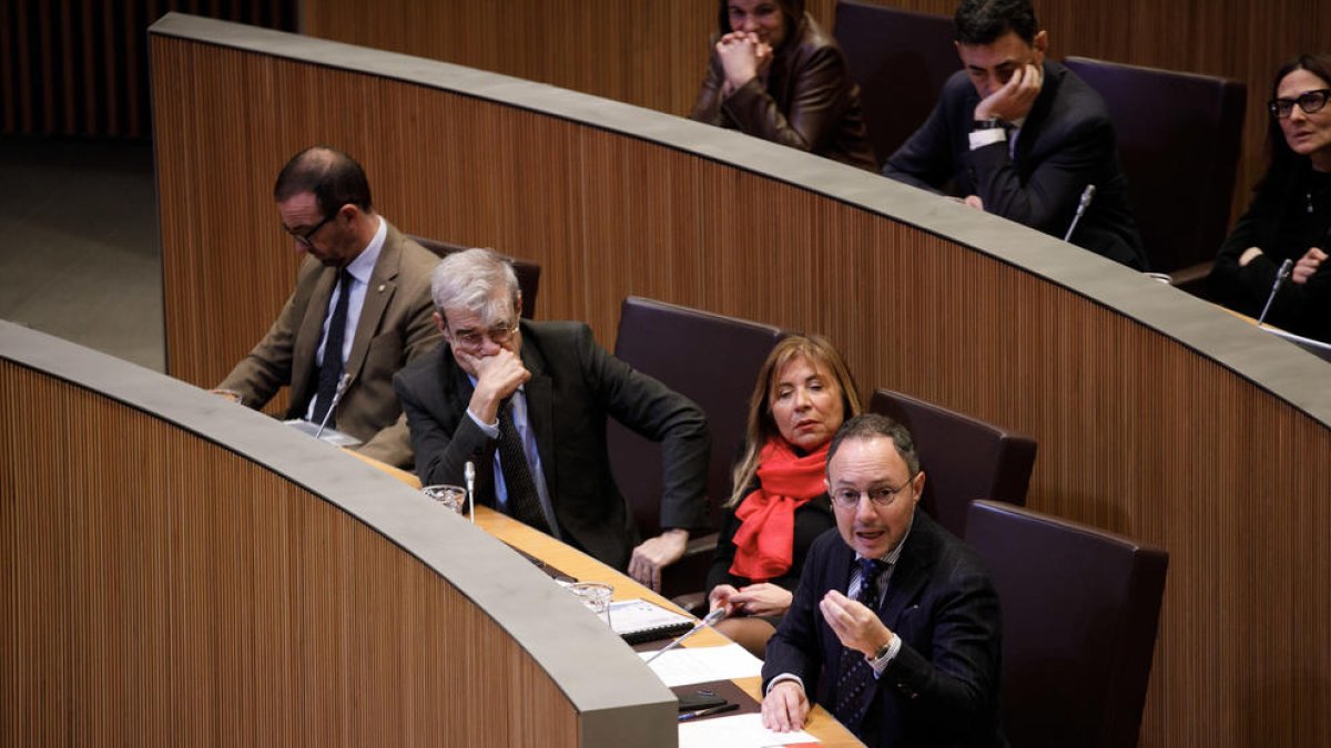 El cap de Govern i diversos ministres durant una sessió del Consell.