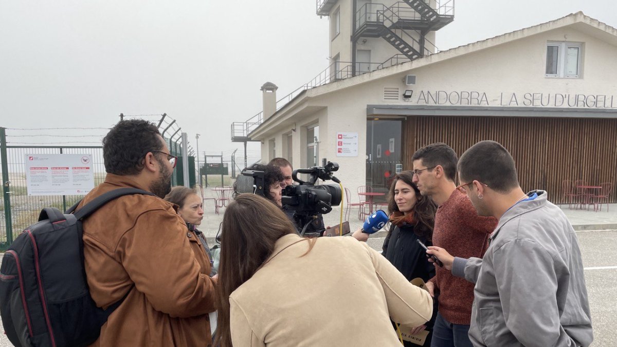 Portaveus de la nova plataforma el dia de la presentació a l’aeroport.