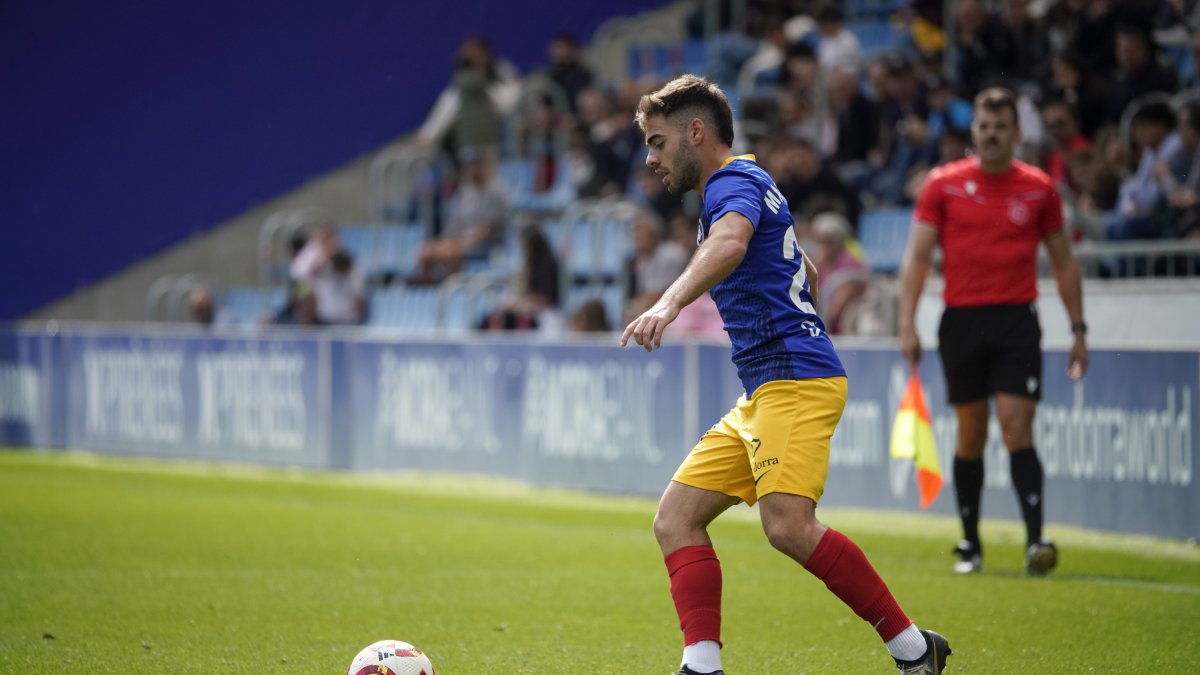 Martí Vilà, durant el partit contra el Real Unión.