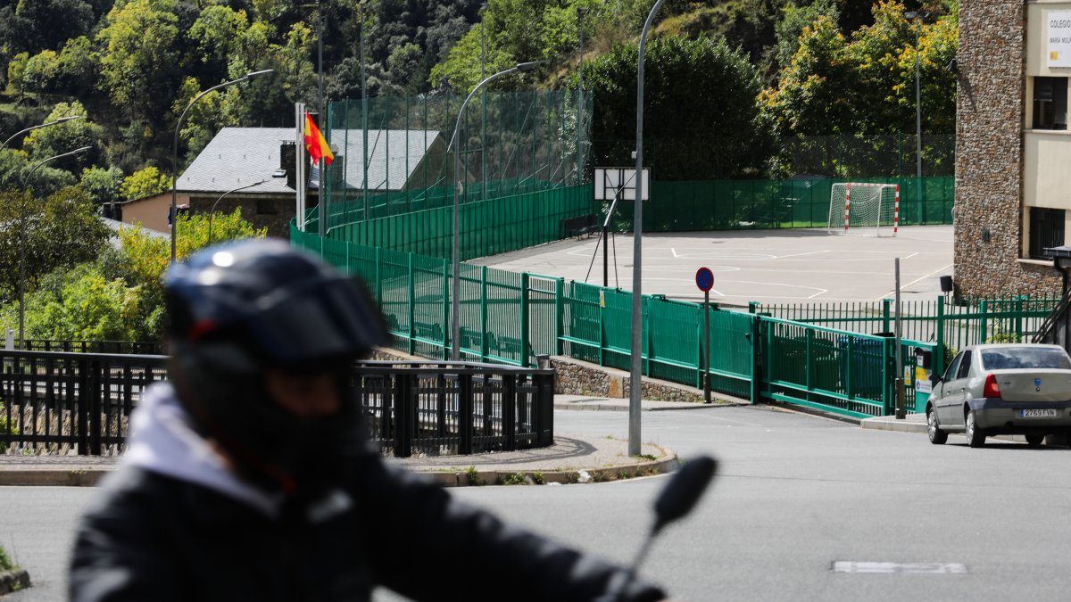 El pati de l’institut espanyol María Moliner ahir al matí.