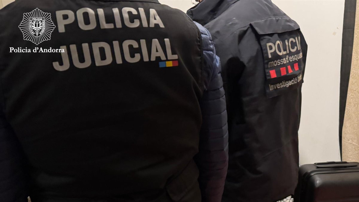 Operació policia i mossos d'esquadra desmantellar punt de venda de cocaïna