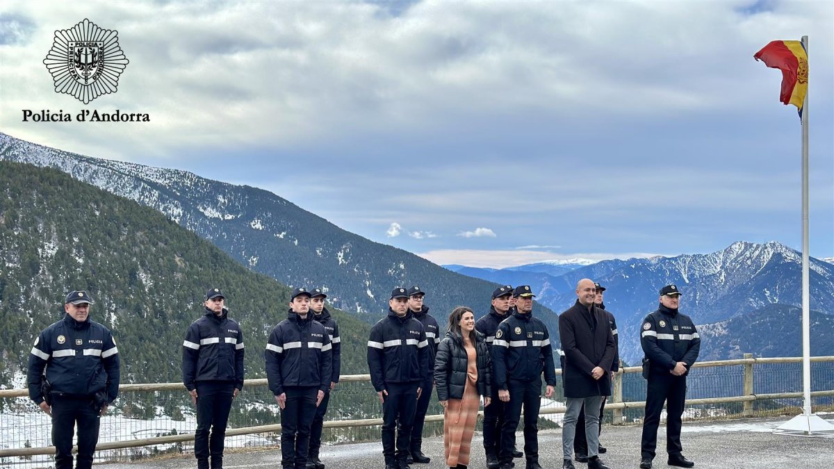 Formació de nou alumnes de policia