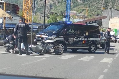 La moto implicada en els fets a terra