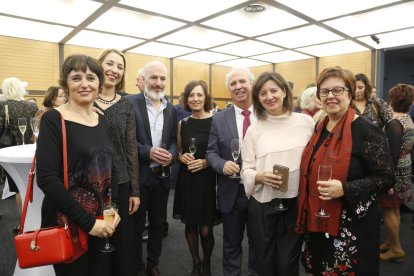 Alguns assistents a la celebració de la festivitat espanyola