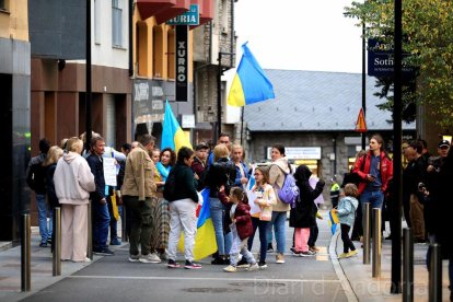 Protesta contra els bombardejos de Rússia a Ucraïna