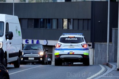 policia, agents, edifici, façana