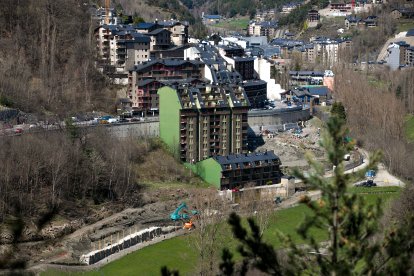 Estat de les obres del vial de la Massana aquest abril.