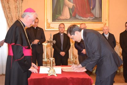 Vives en un acte al Palau Episcopal.