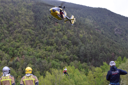 El rescat va obligar a mobilitzar l’helicòpter.